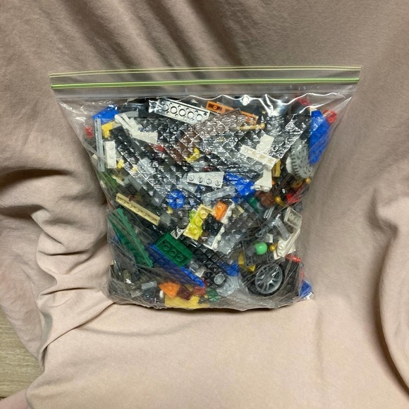2 Pounds Assorted Lot Of LEGO Lot 11 - Picture 1 of 1